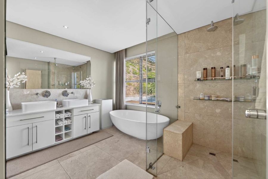 3 Bedroom Property for Sale in Sea Point Western Cape